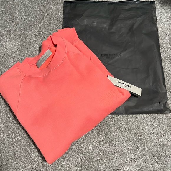 NWT Essentials Fear of God Core Fleece Essentials Crewneck Small Coral - Picture 1 of 7